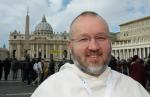 Pope pushes 'door of mercy' wider, sends missionaries to local parishes