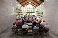 /data/news/19561/file/realname/images/p01memorialdayservicestjoecemetery152779269712380.jpg