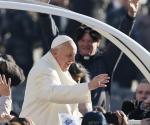 Baptism gives strength to forgive enemies, love poor, pope says 