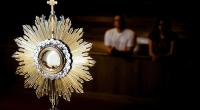 /data/news/3005/file/realname/images/eucharisticadoration1.jpg